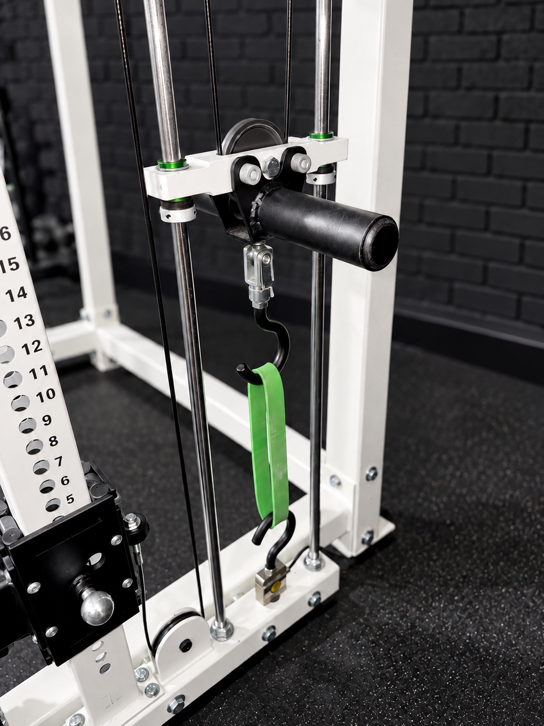 PowerCurve band tensioner mechanism with integrated slide bearings and load cell
