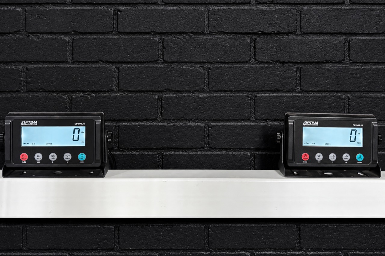 PowerCurve integrated displays showing band load for each cable